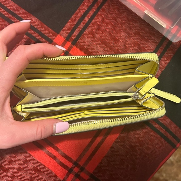 Kate Spade Wallet - Picture 2 of 3